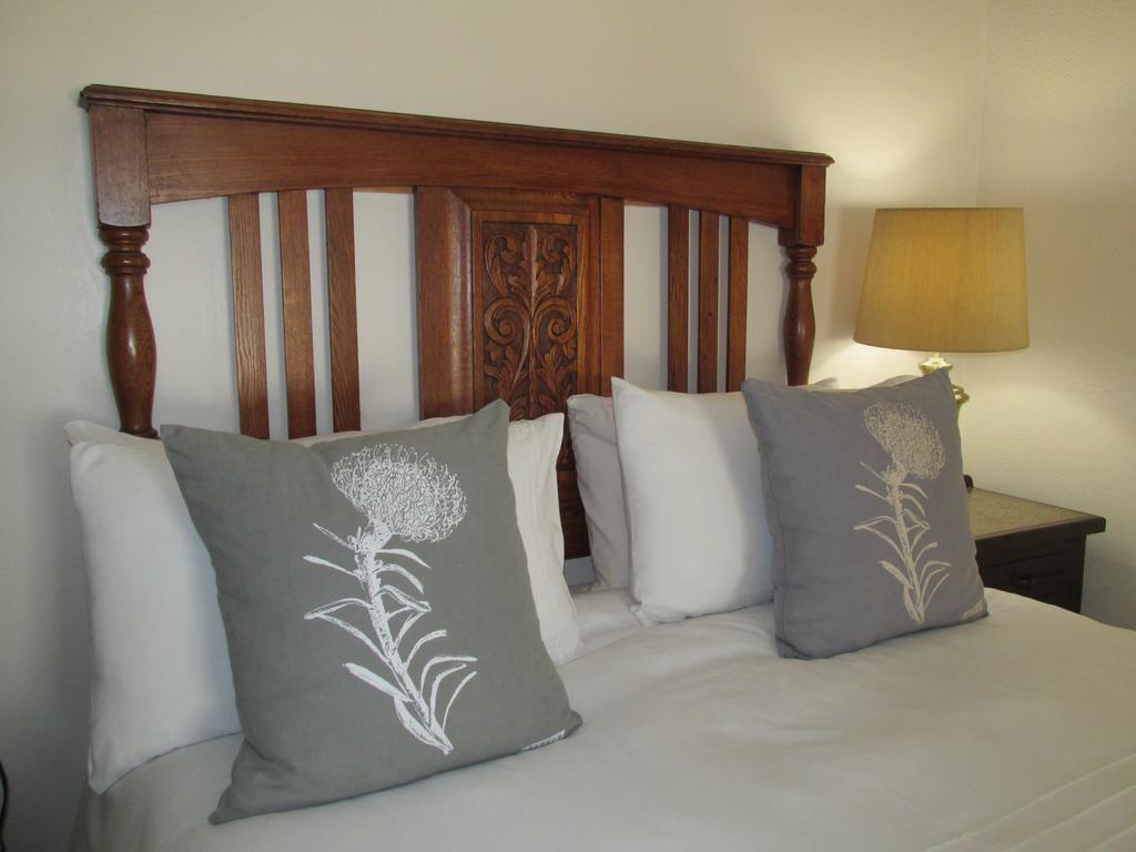 Outeniqua Travel Lodge George Bagian luar foto