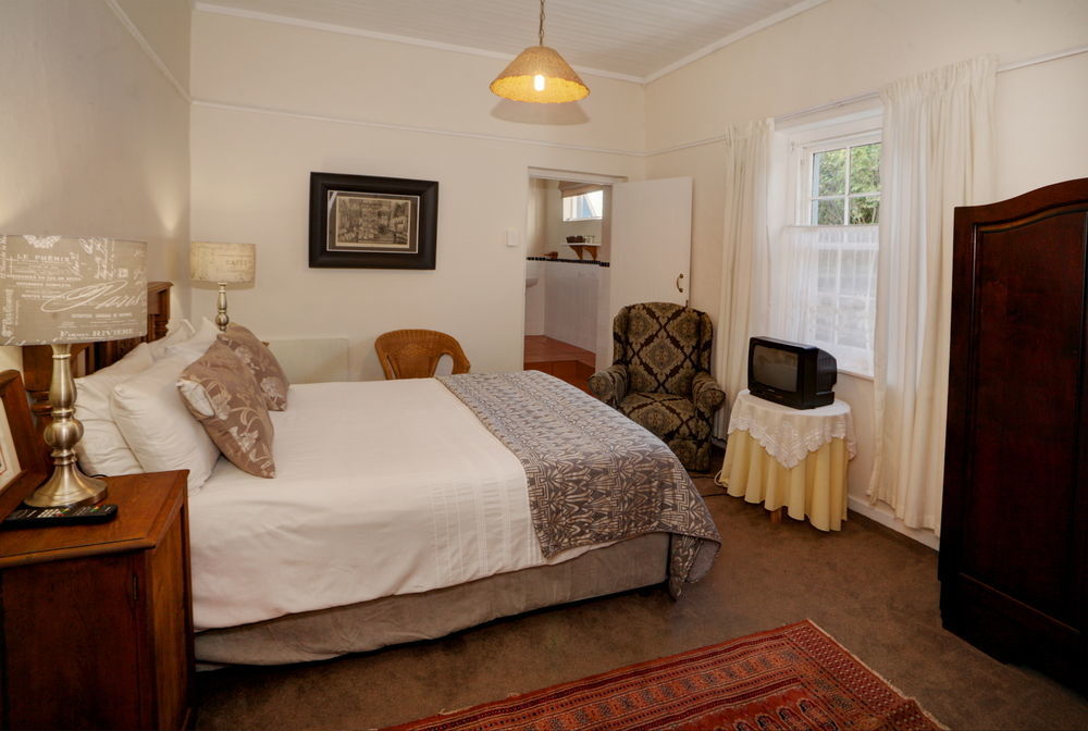 Outeniqua Travel Lodge George Bagian luar foto