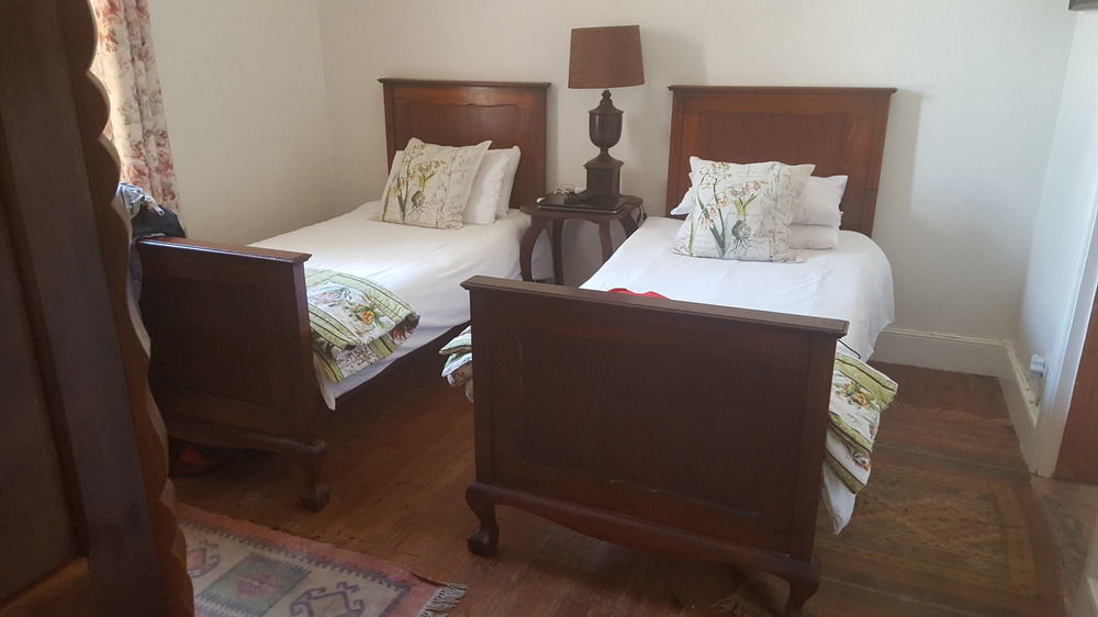 Outeniqua Travel Lodge George Bagian luar foto