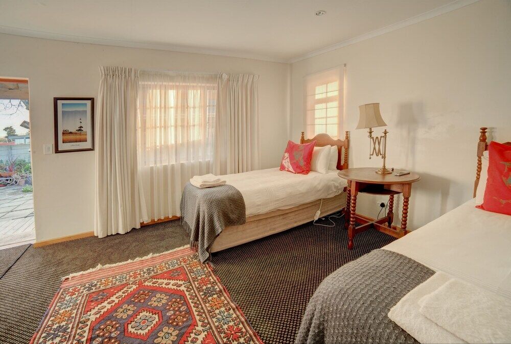 Outeniqua Travel Lodge George Bagian luar foto