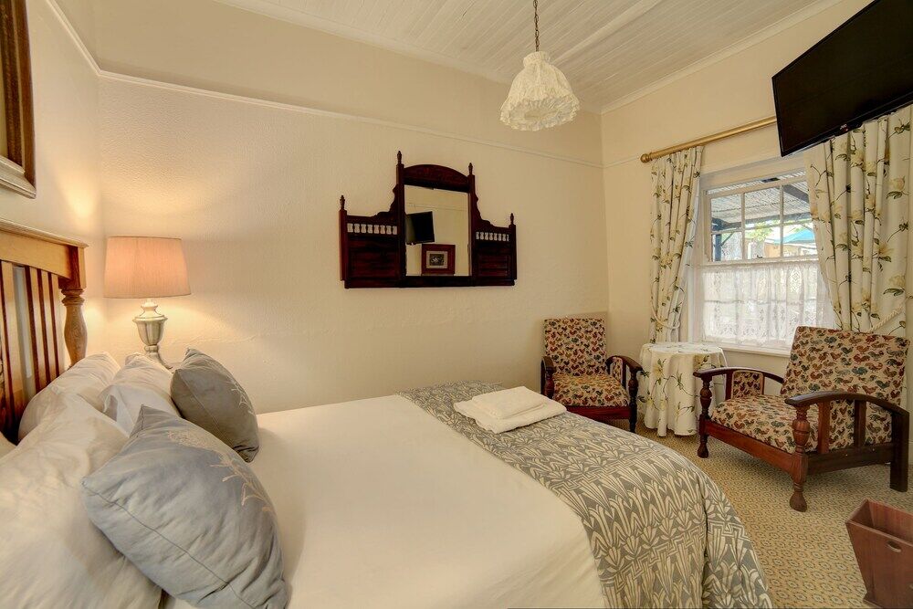 Outeniqua Travel Lodge George Bagian luar foto