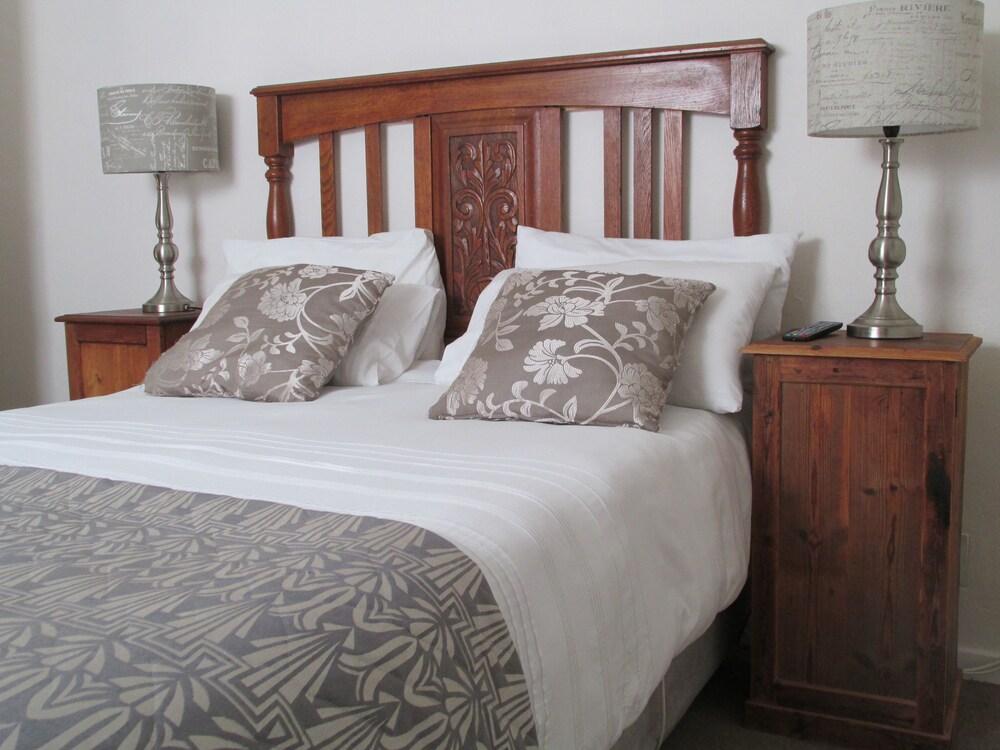 Outeniqua Travel Lodge George Bagian luar foto