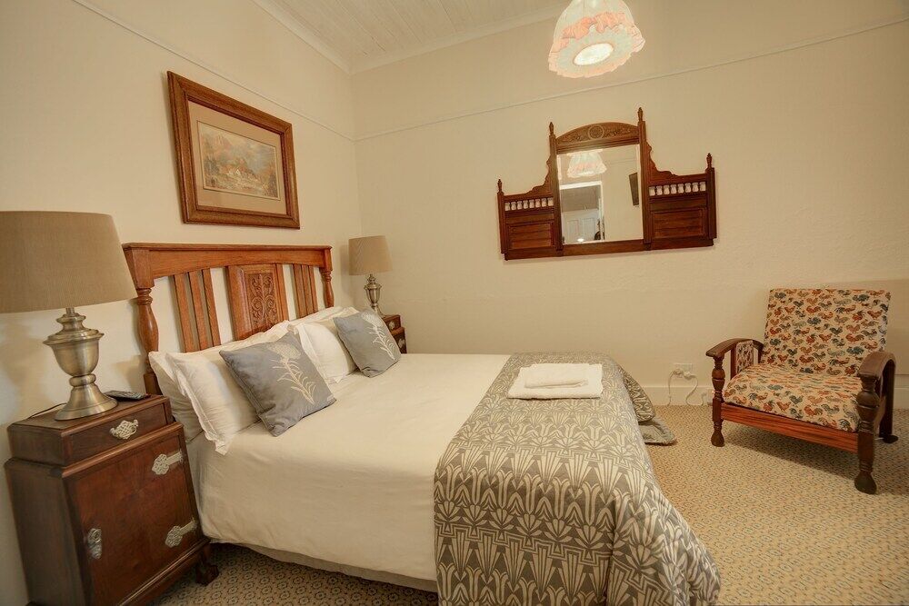 Outeniqua Travel Lodge George Bagian luar foto