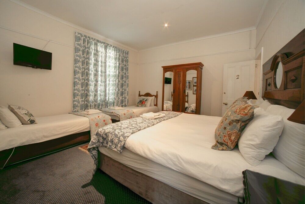 Outeniqua Travel Lodge George Bagian luar foto
